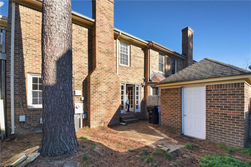 Photo 3 of 26 residential for sale in Virginia Beach virginia