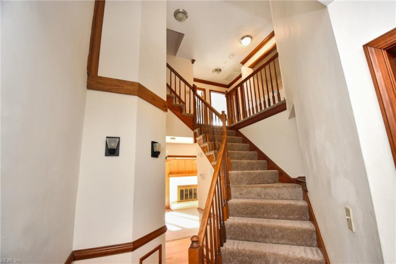 Photo 5 of 26 residential for sale in Virginia Beach virginia