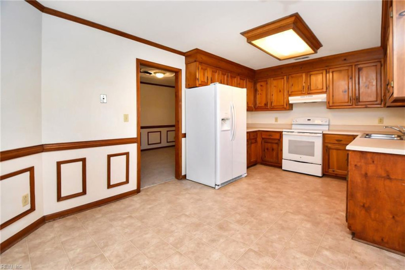 Photo 6 of 26 residential for sale in Virginia Beach virginia