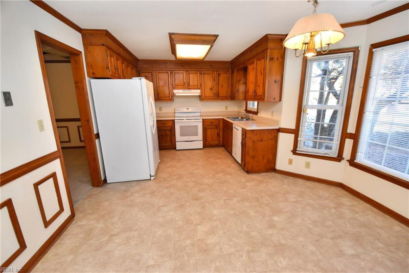 Photo 8 of 26 residential for sale in Virginia Beach virginia