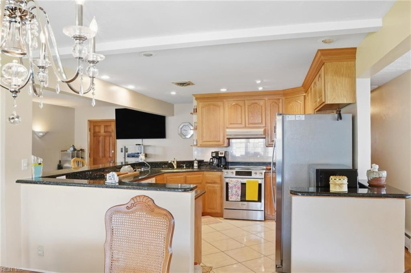 Photo 11 of 49 residential for sale in Portsmouth virginia