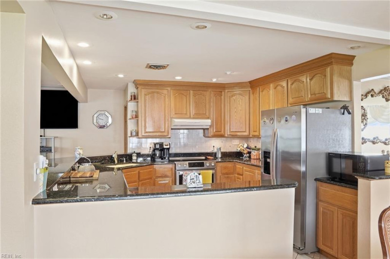 Photo 12 of 49 residential for sale in Portsmouth virginia