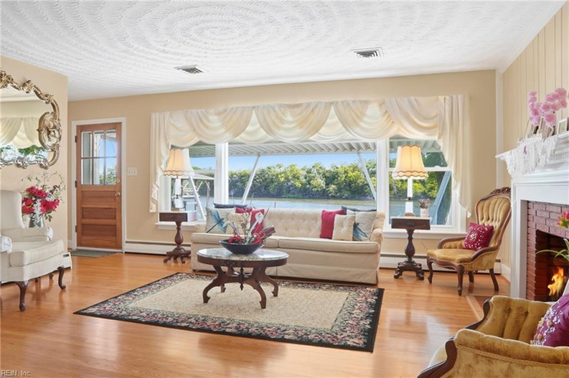 Photo 15 of 49 residential for sale in Portsmouth virginia