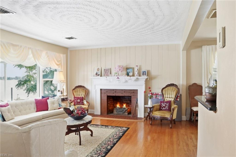 Photo 17 of 49 residential for sale in Portsmouth virginia