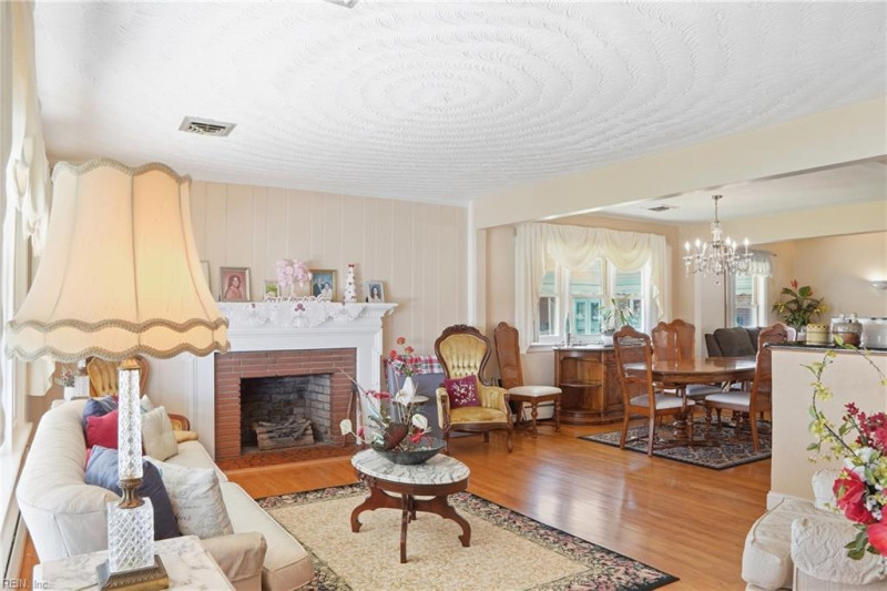 Photo 18 of 49 residential for sale in Portsmouth virginia