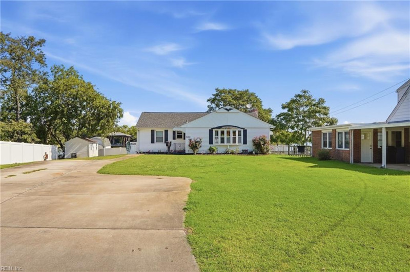 Photo 3 of 49 residential for sale in Portsmouth virginia