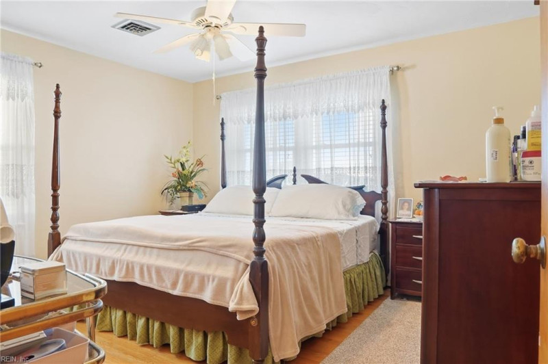 Photo 30 of 49 residential for sale in Portsmouth virginia