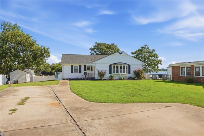Photo 4 of 49 residential for sale in Portsmouth virginia