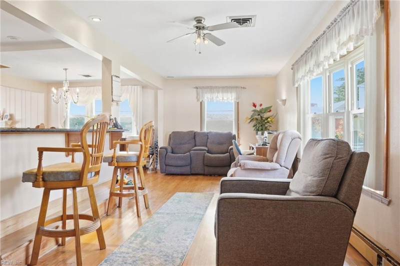 Photo 7 of 49 residential for sale in Portsmouth virginia