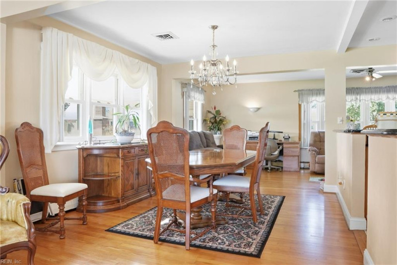 Photo 9 of 49 residential for sale in Portsmouth virginia