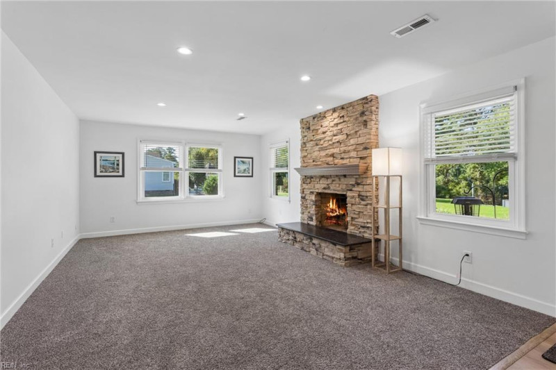 Photo 13 of 44 residential for sale in Gloucester County virginia