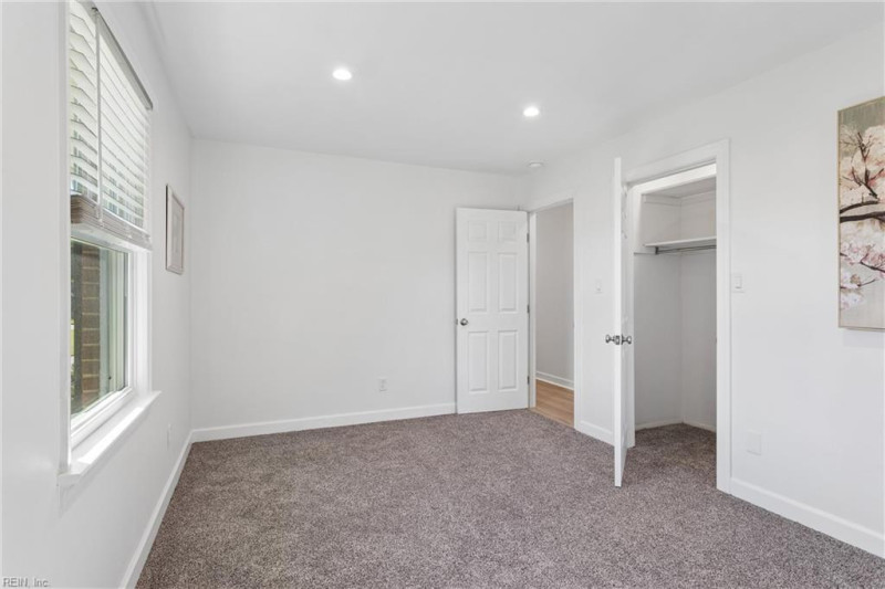 Photo 18 of 44 residential for sale in Gloucester County virginia
