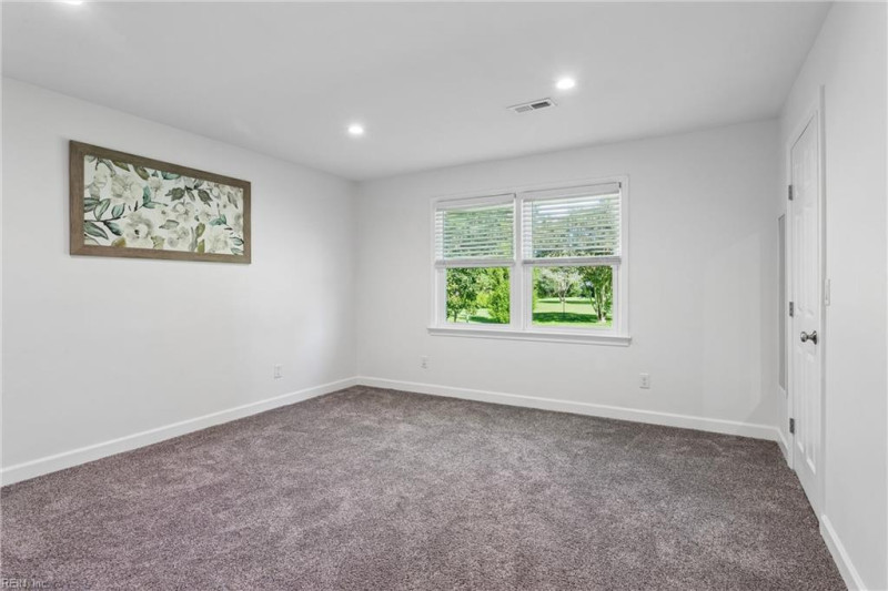 Photo 19 of 44 residential for sale in Gloucester County virginia