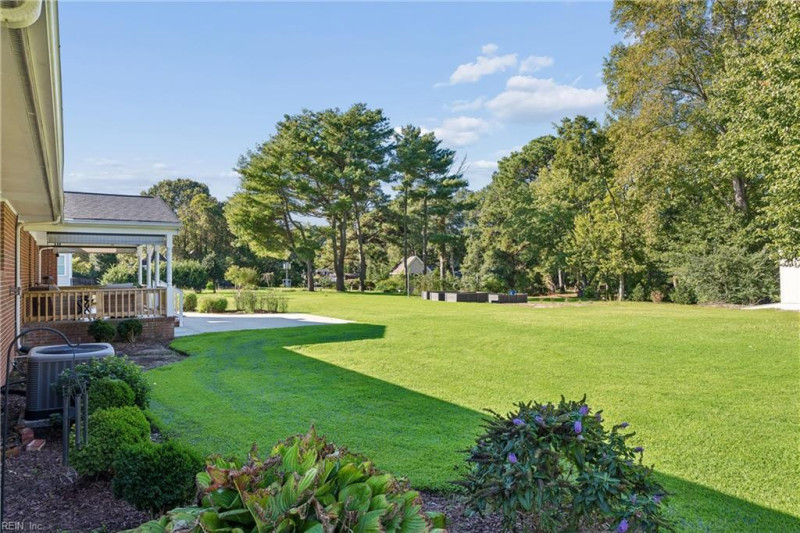 Photo 27 of 44 residential for sale in Gloucester County virginia
