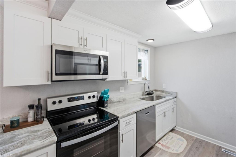 Photo 11 of 49 residential for sale in Virginia Beach virginia