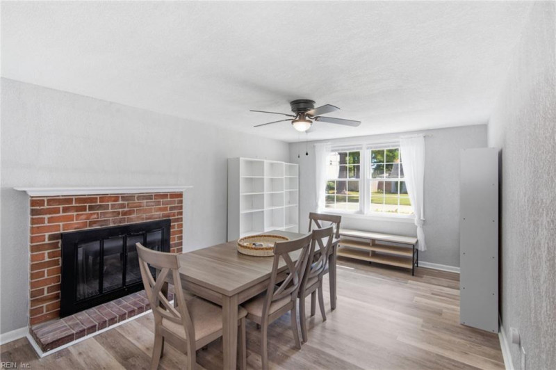 Photo 14 of 49 residential for sale in Virginia Beach virginia