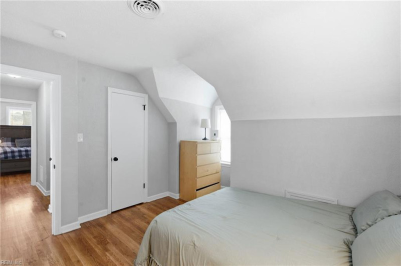 Photo 25 of 49 residential for sale in Virginia Beach virginia