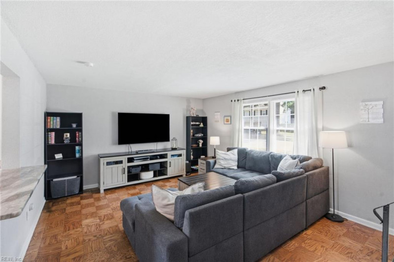 Photo 4 of 49 residential for sale in Virginia Beach virginia