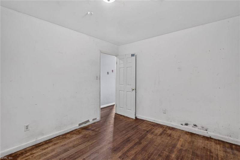 Photo 13 of 22 residential for sale in Newport News virginia