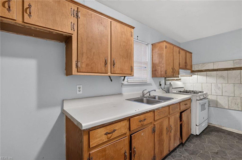 Photo 8 of 22 residential for sale in Newport News virginia