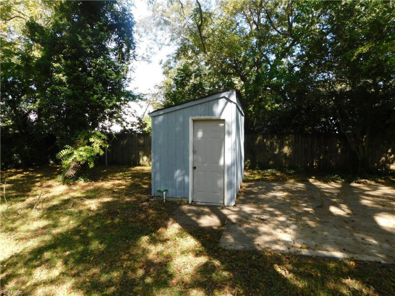 Photo 4 of 5 residential for sale in Norfolk virginia