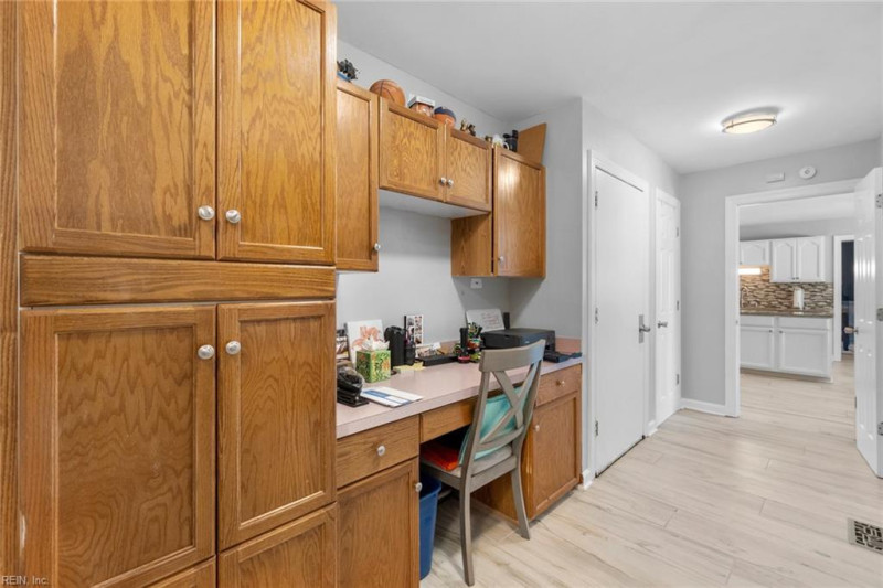 Photo 20 of 49 residential for sale in Chesapeake virginia