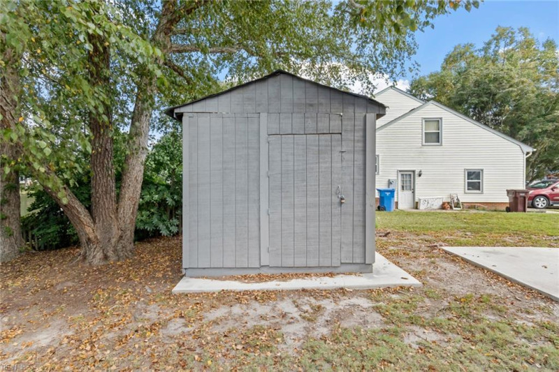 Photo 39 of 49 residential for sale in Chesapeake virginia