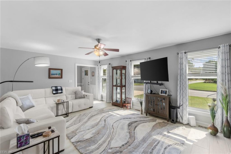 Photo 5 of 49 residential for sale in Chesapeake virginia