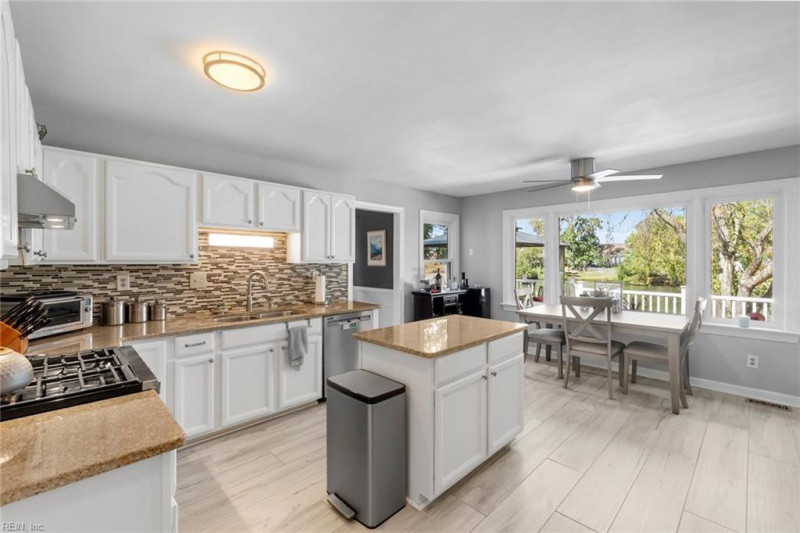 Photo 9 of 49 residential for sale in Chesapeake virginia