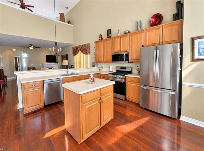 Photo 3 of 22 residential for sale in Virginia Beach virginia
