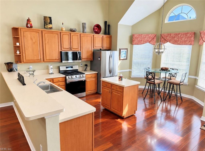Photo 5 of 22 residential for sale in Virginia Beach virginia