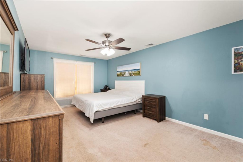 Photo 16 of 47 residential for sale in Chesapeake virginia