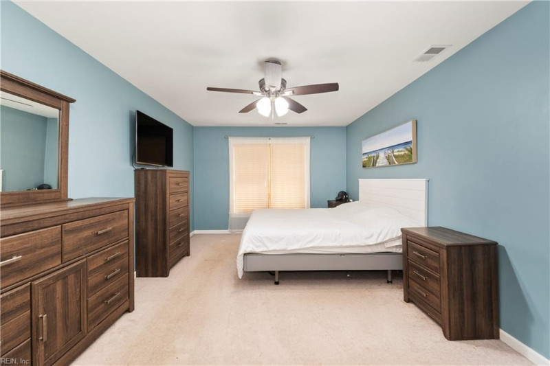 Photo 17 of 47 residential for sale in Chesapeake virginia
