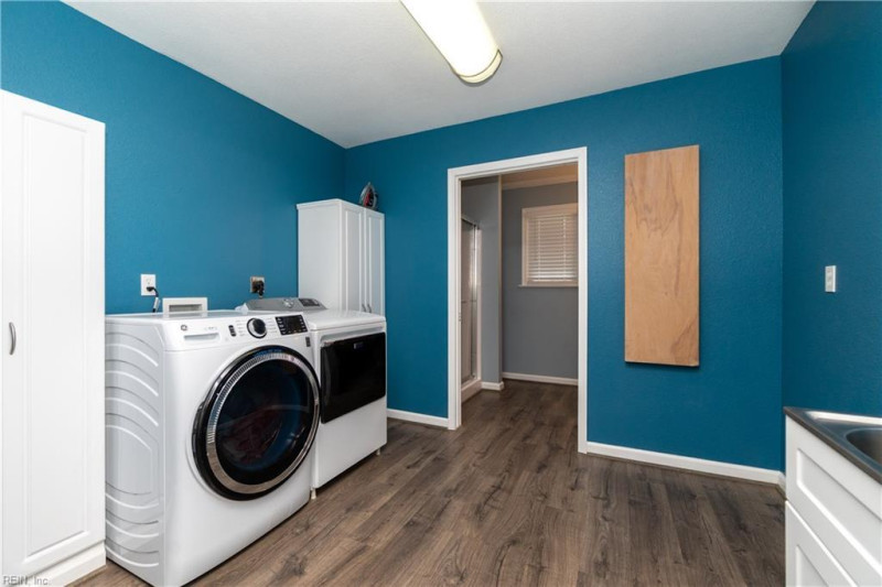Photo 20 of 47 residential for sale in Chesapeake virginia