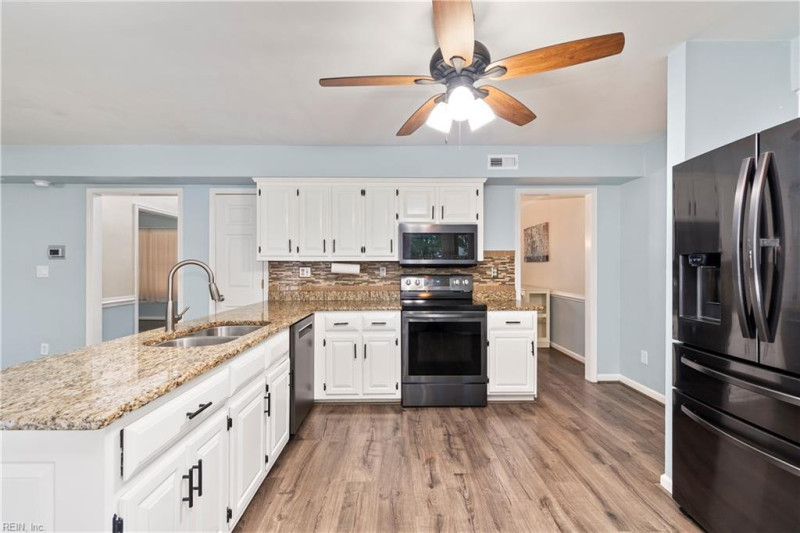 Photo 8 of 47 residential for sale in Chesapeake virginia