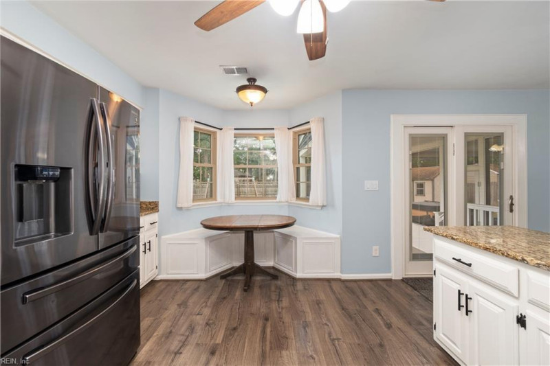 Photo 9 of 47 residential for sale in Chesapeake virginia