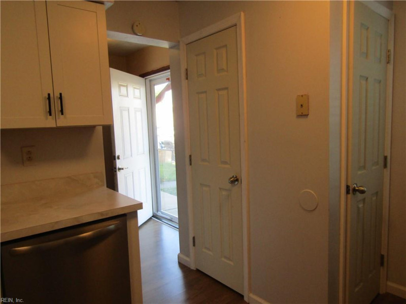 Photo 9 of 33 rental for rent in Virginia Beach virginia Photo 9 of 33 rental for rent in Virginia Beach virginia