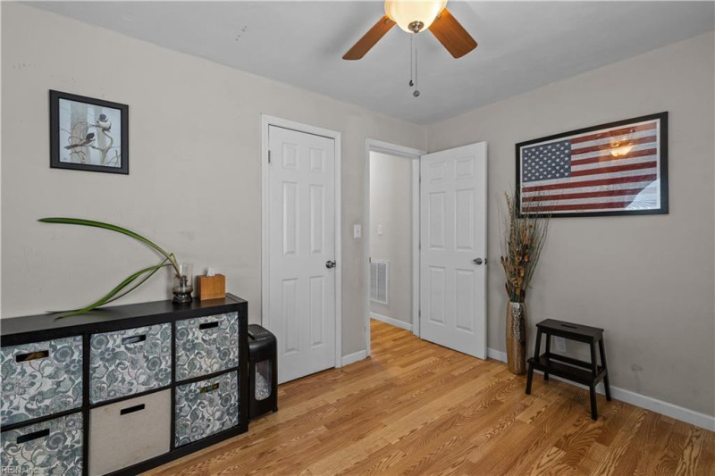 Photo 11 of 23 residential for sale in Norfolk virginia