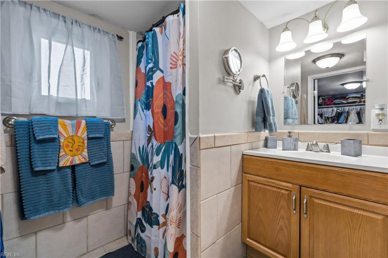 Photo 19 of 23 residential for sale in Norfolk virginia