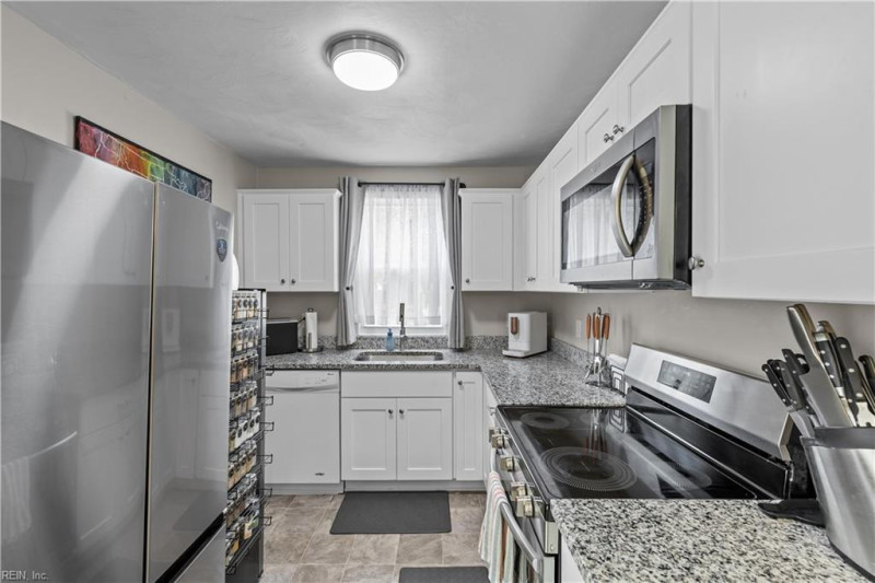 Photo 6 of 23 residential for sale in Norfolk virginia