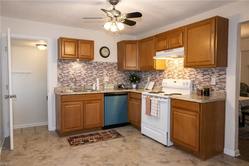 Photo 11 of 20 residential for sale in Portsmouth virginia