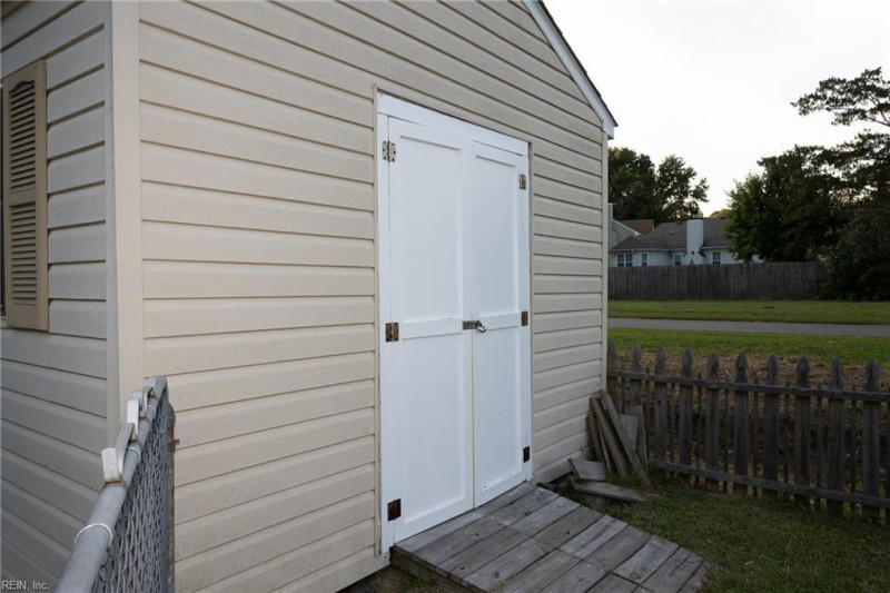 Photo 17 of 20 residential for sale in Portsmouth virginia