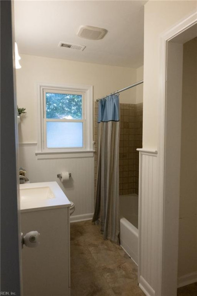 Photo 5 of 20 residential for sale in Portsmouth virginia