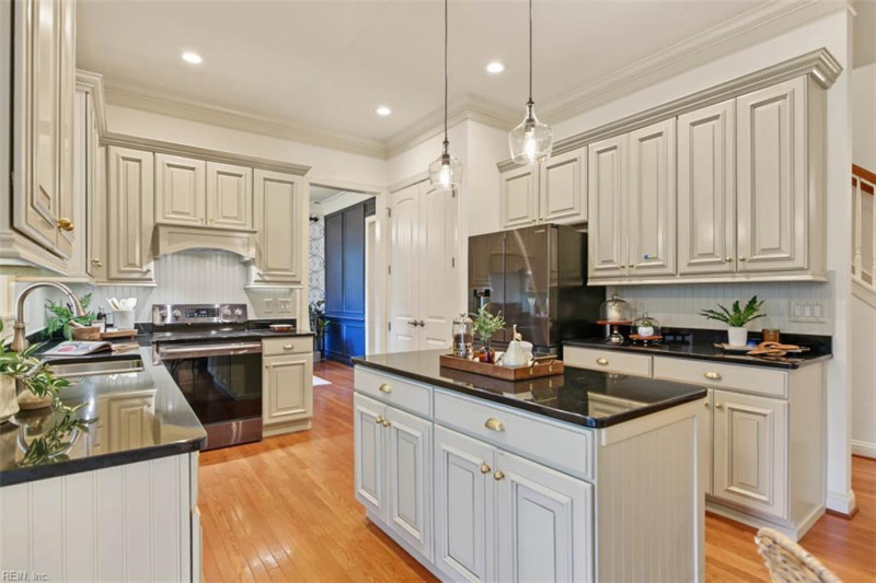 Photo 10 of 42 residential for sale in Virginia Beach virginia