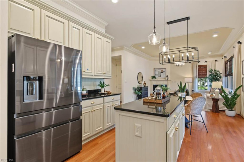 Photo 11 of 42 residential for sale in Virginia Beach virginia