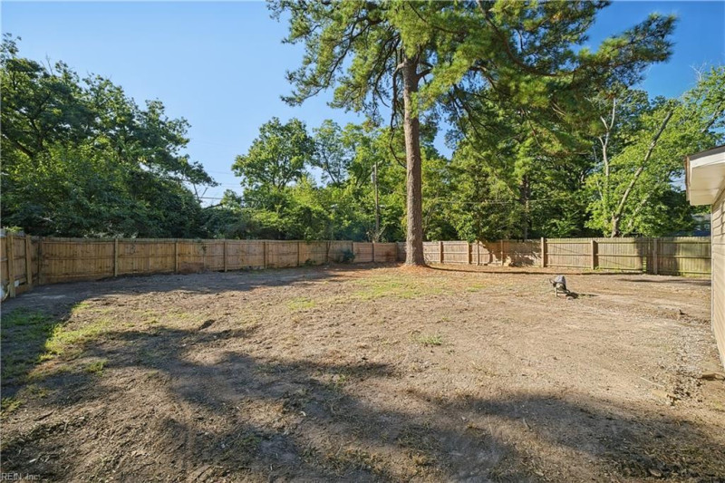 Photo 13 of 44 residential for sale in Newport News virginia