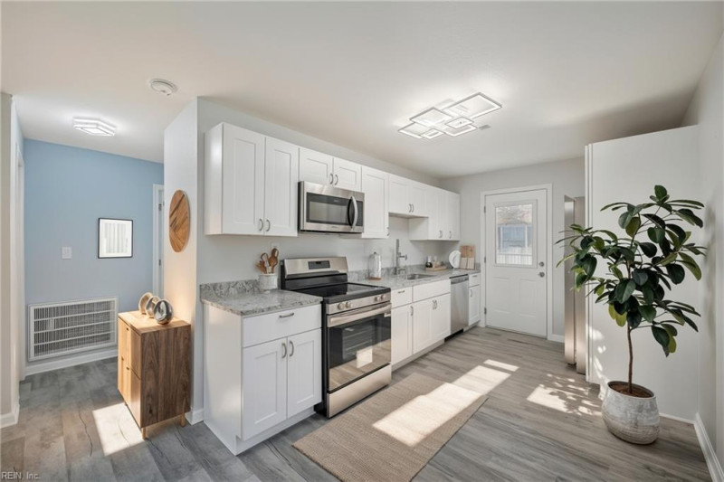 Photo 15 of 44 residential for sale in Newport News virginia