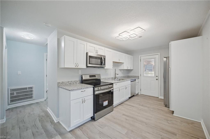 Photo 16 of 44 residential for sale in Newport News virginia