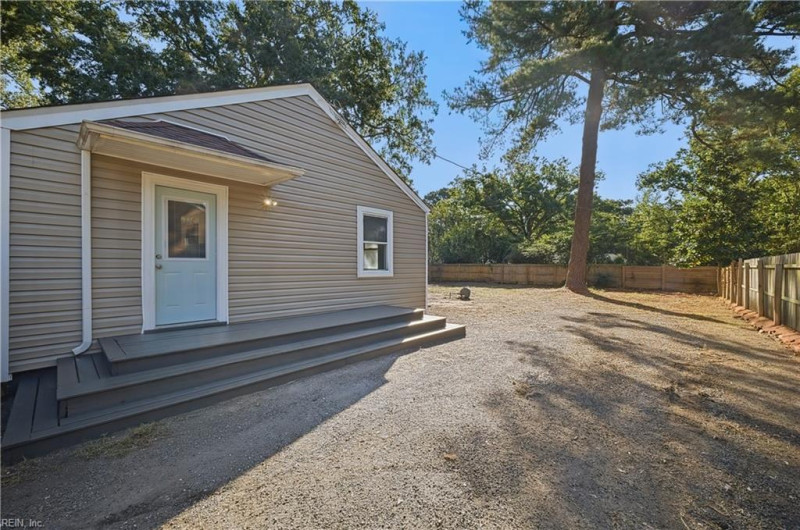 Photo 9 of 44 residential for sale in Newport News virginia