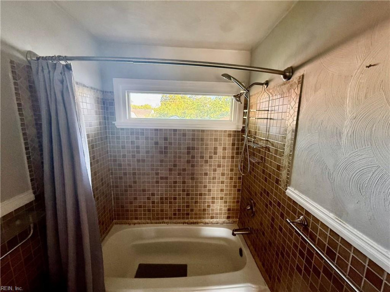 Photo 10 of 18 residential for sale in Norfolk virginia